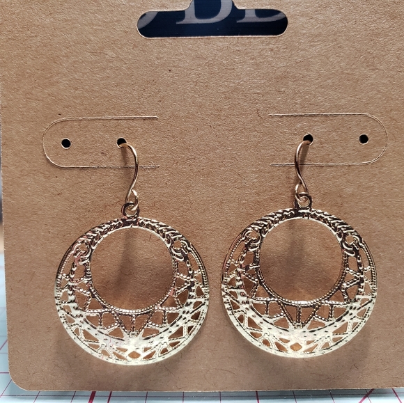 Gold Dangle Circle Earrings